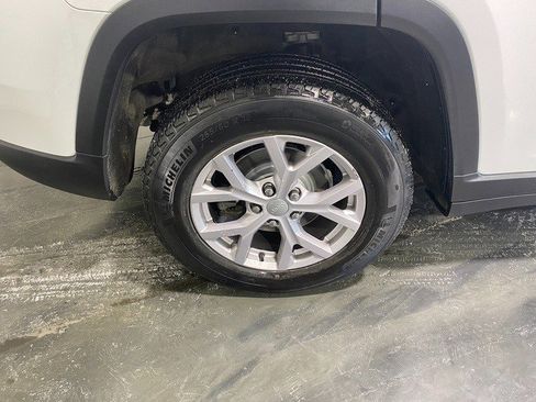 Used 2022 Jeep Grand Cherokee Limited image 7