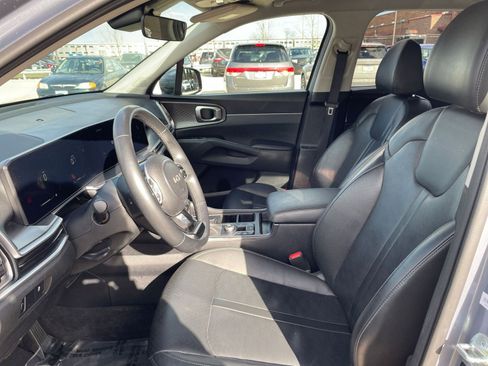 Used 2024 Kia Sorento S image 29