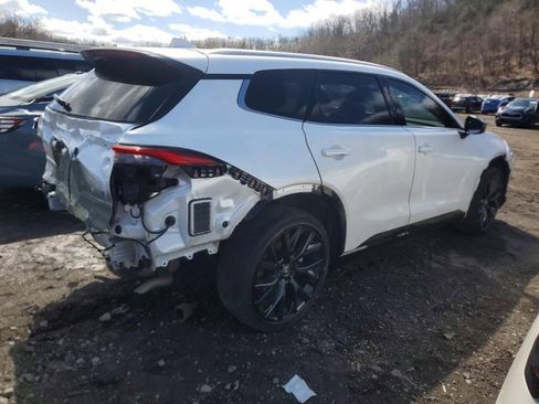 Used 2025 Toyota Crown Signia w/ Advanced Technology Package image 5