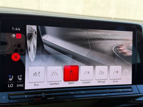 Used 2025 Volkswagen Atlas SEL image 12