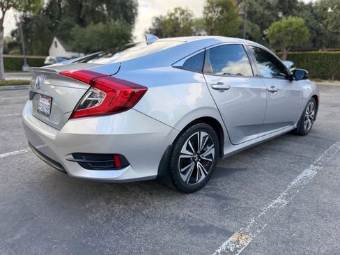 Used 2018 Honda Civic EX-T image 5
