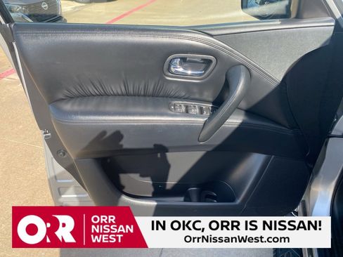 Used 2023 Nissan Armada SV image 11