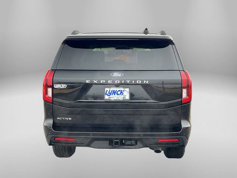 Used 2025 Ford Expedition Active image 3