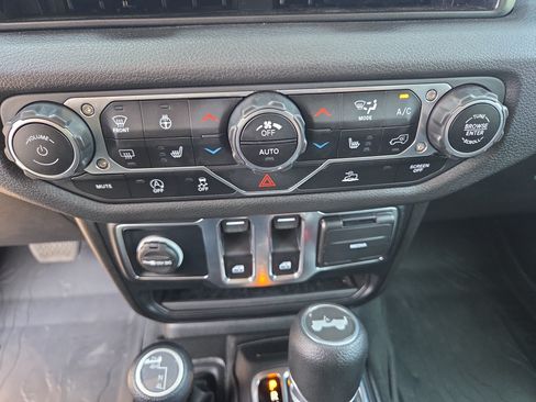 Used 2024 Jeep Wrangler Sport AWD/4WD image 24