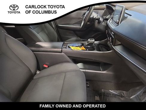 Used 2023 Nissan Rogue S image 20