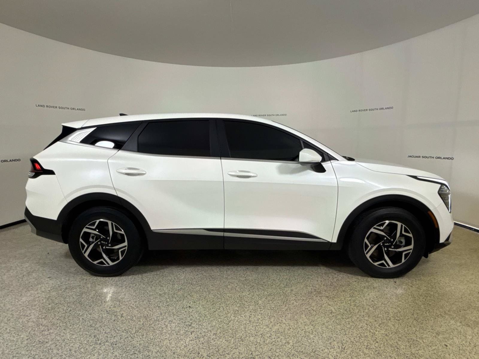 Used 2025 Kia Sportage LX FWD image 6