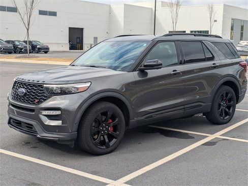 Used 2020 Ford Explorer ST w/ ST Street Pack image 8