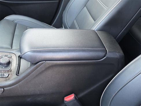 Used 2023 GMC Acadia Denali w/ Denali Ultimate Package image 9