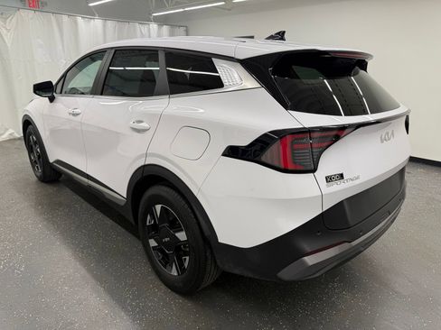 Used 2026 Kia Sportage LX FWD image 3