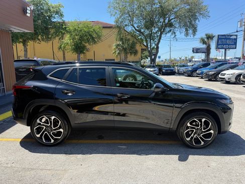 Used 2024 Chevrolet Trax RS w/ Driver Confidence Package image 4