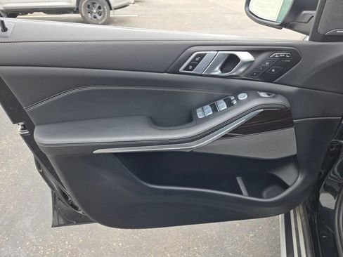 Used 2025 BMW X7 xDrive40i image 19