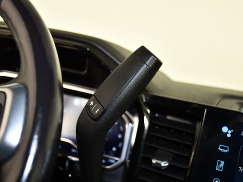 Used 2022 Chevrolet Silverado 1500 LT AWD/4WD image 25