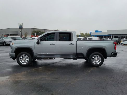 Certified 2024 Chevrolet Silverado 2500 High Country w/ Technology Package image 11