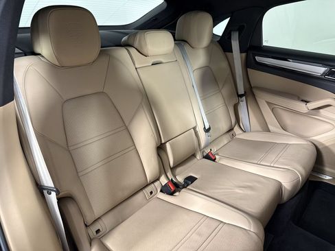 Certified 2023 Porsche Cayenne Platinum Edition AWD/4WD image 22