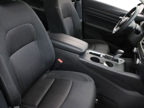 Used 2025 Nissan Altima 2.5 SV FWD image 19
