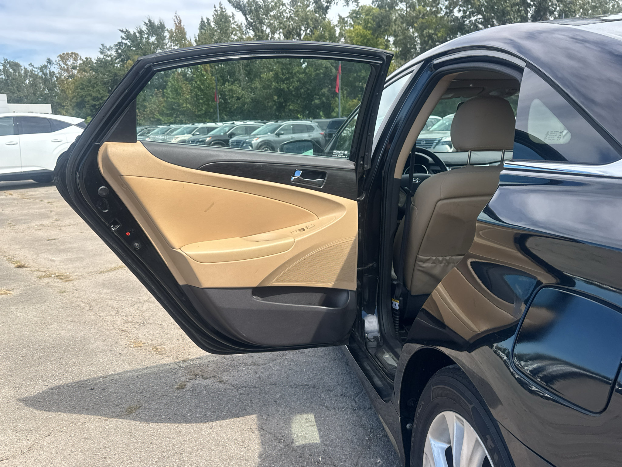 Used 2013 Hyundai Sonata Limited w/ Premium Pkg FWD image 18