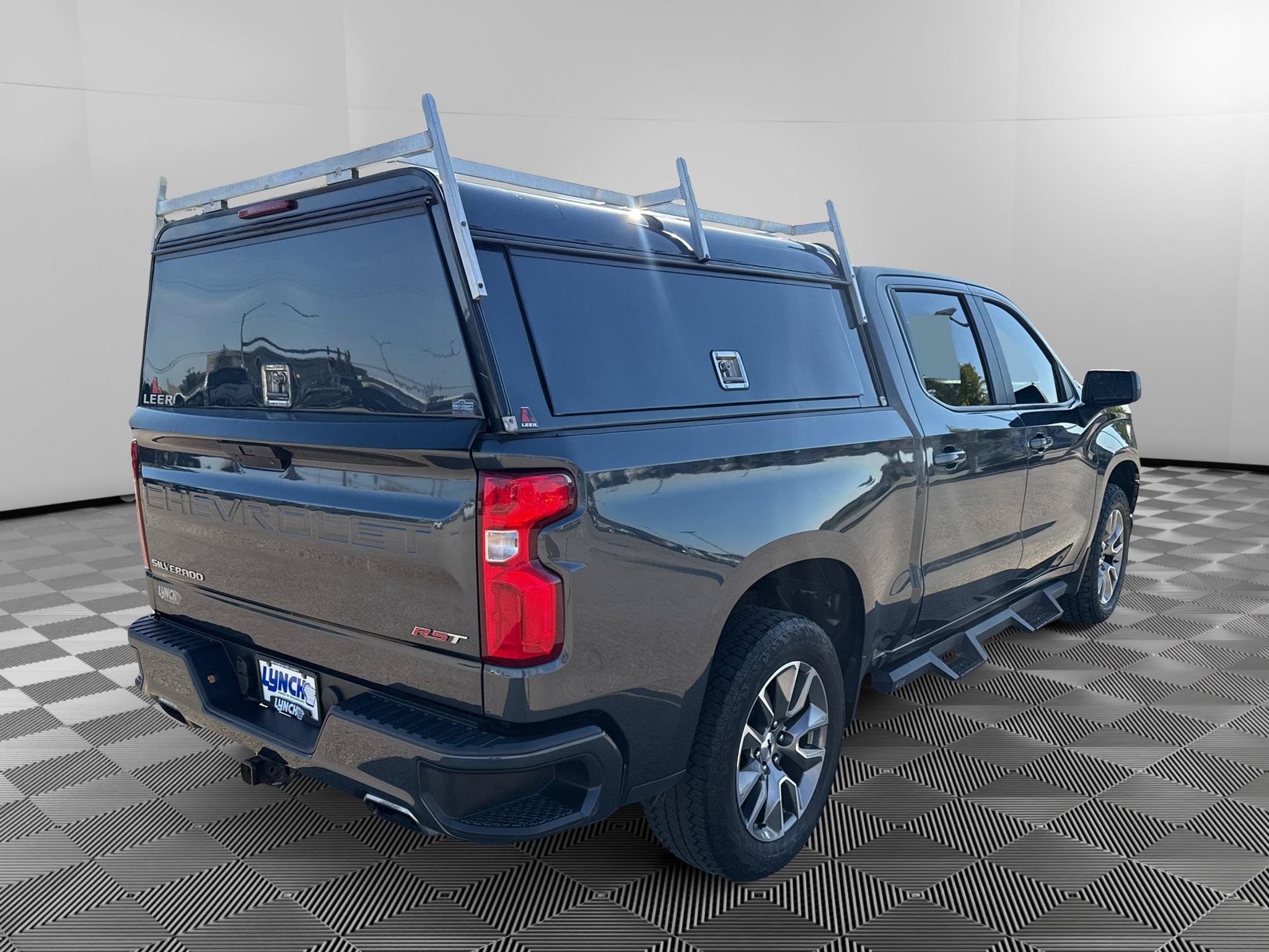Used 2021 Chevrolet Silverado 1500 RST w/ Z71 Off-Road Package AWD/4WD image 4