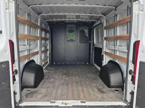 Used 2025 RAM ProMaster 2500 w/ U-Haul Equipment Group FWD image 7