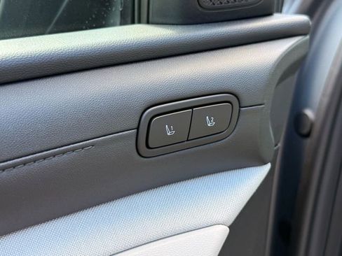 New 2025 Hyundai Tucson Limited image 9