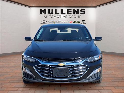 Used 2024 Chevrolet Malibu LT image 2