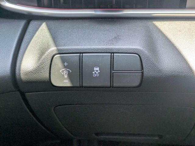 Used 2024 Hyundai Elantra SEL FWD image 23