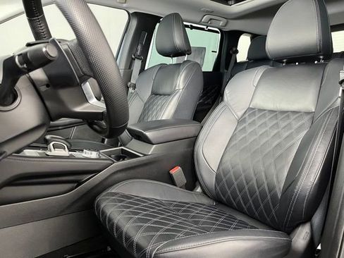 Used 2023 Mitsubishi Outlander SEL image 17