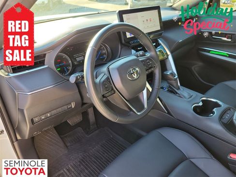 Used 2024 Toyota Venza Nightshade image 16