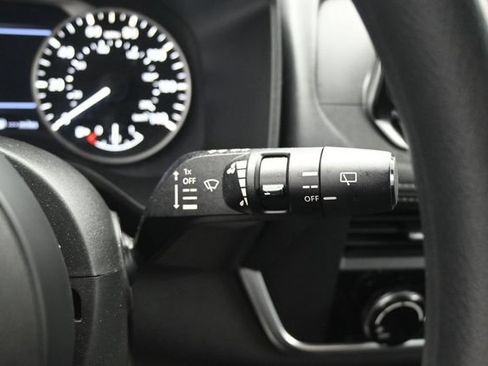 Used 2023 Nissan Rogue S AWD/4WD image 30
