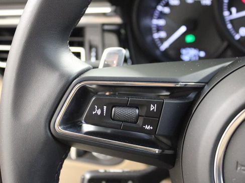 Certified 2026 Porsche Macan AWD/4WD image 22