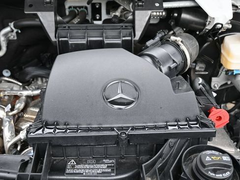 Used 2025 Mercedes-Benz Sprinter 2500 image 28