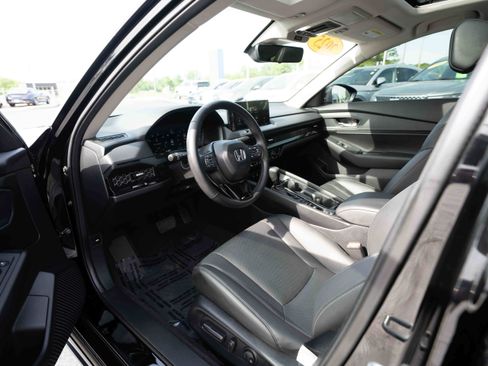Used 2025 Honda Accord EX-L image 8
