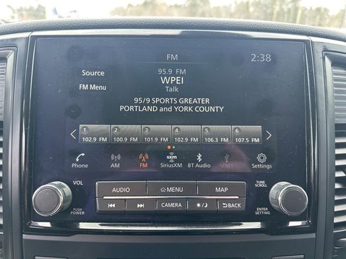 Used 2022 Nissan Titan SV w/ SV Convenience Package image 23