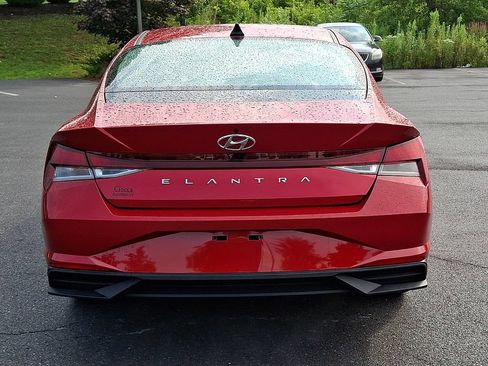 Used 2022 Hyundai Elantra SEL FWD image 8