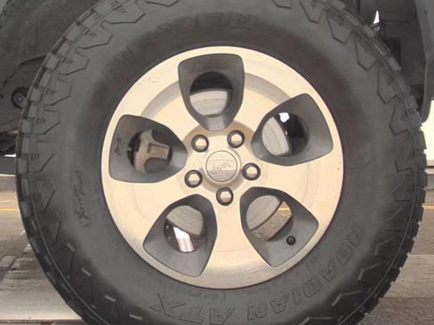 Used 2021 Jeep Gladiator Sport w/ Trailer Tow Package image 17