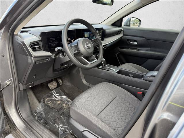 Used 2025 Nissan Kicks SV FWD image 10