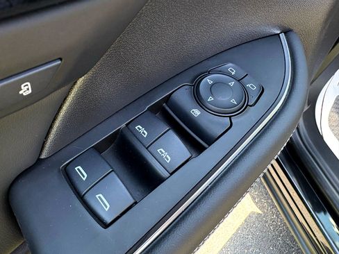 Used 2021 Buick Envision Essence w/ Technology Package I image 9