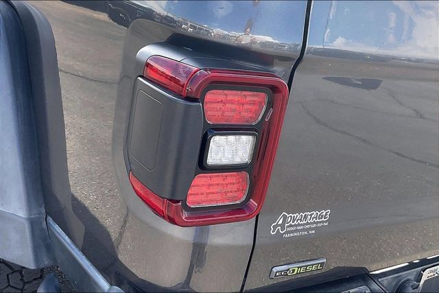 Used 2022 Jeep Gladiator Rubicon w/ LED Lighting Group AWD/4WD image 33