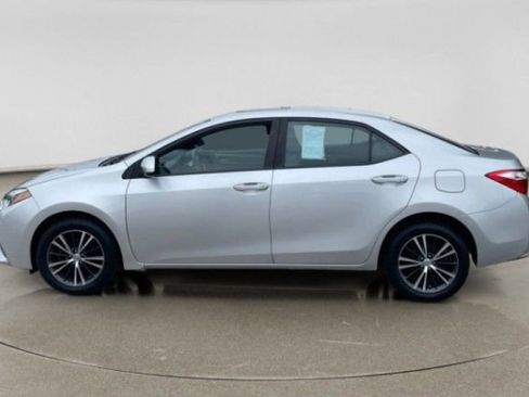 Used 2016 Toyota Corolla LE image 2