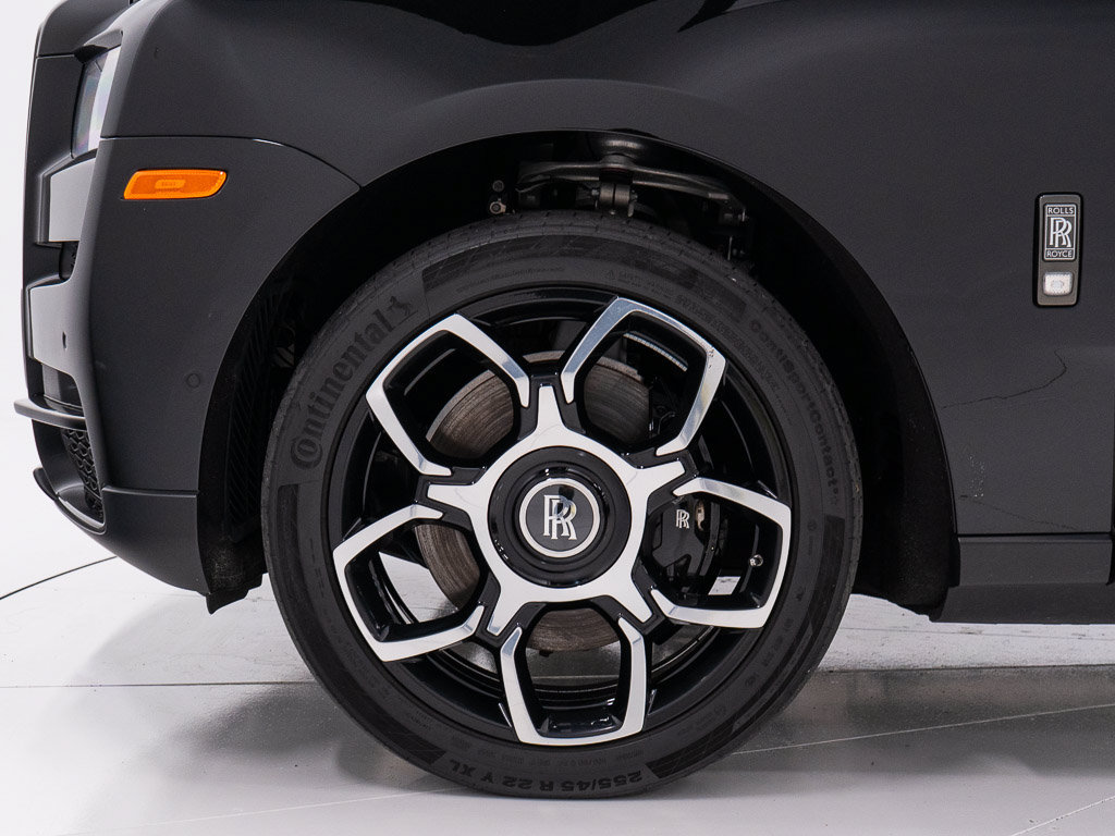 Certified 2022 Rolls-Royce Cullinan Black Badge w/ Dark Exterior Package AWD/4WD image 48