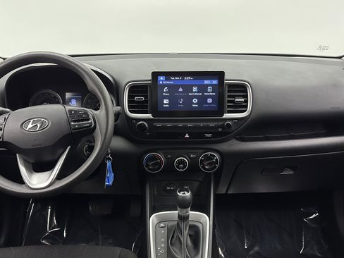 Used 2021 Hyundai Venue SE image 24