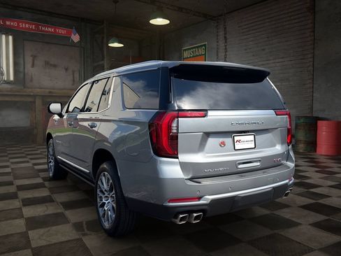 Used 2026 GMC Yukon Denali w/ Sun & Power Step Package AWD/4WD image 7