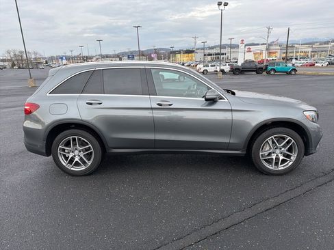 Used 2017 Mercedes-Benz GLC 300 4MATIC image 6