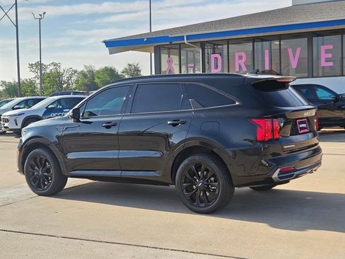 Used 2023 Kia Sorento SX image 8