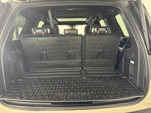 Used 2024 Lincoln Navigator Reserve w/ Monochromatic Package AWD/4WD image 13