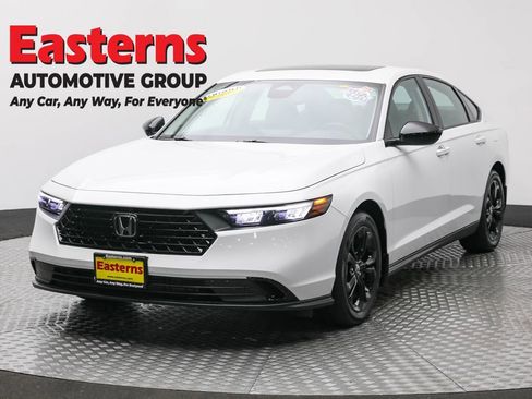 Used 2025 Honda Accord SE image 1