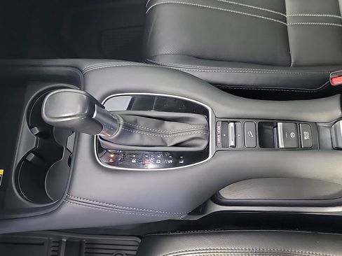 Certified 2024 Honda HR-V EX-L image 32