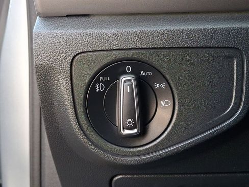 Used 2019 Volkswagen Atlas SEL Premium image 26