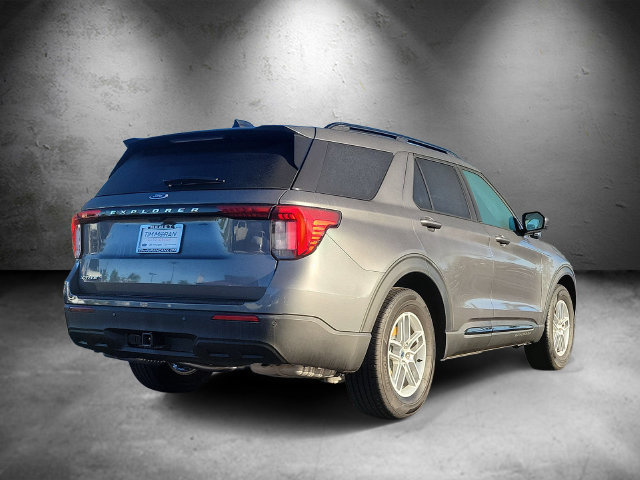 Used 2026 Ford Explorer Active RWD image 3