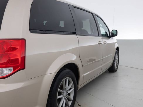 Used 2014 Dodge Grand Caravan SE FWD image 14