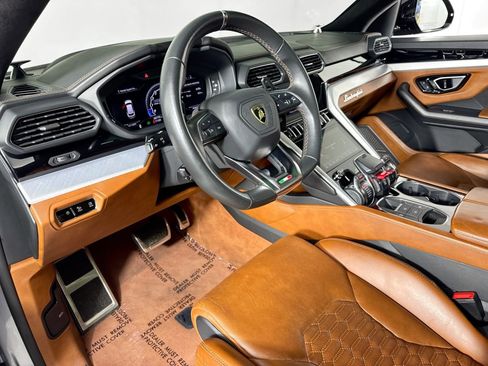 Used 2020 Lamborghini Urus image 9